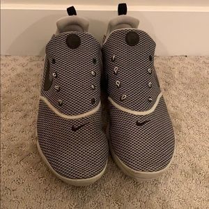 Men’s Nike shoes